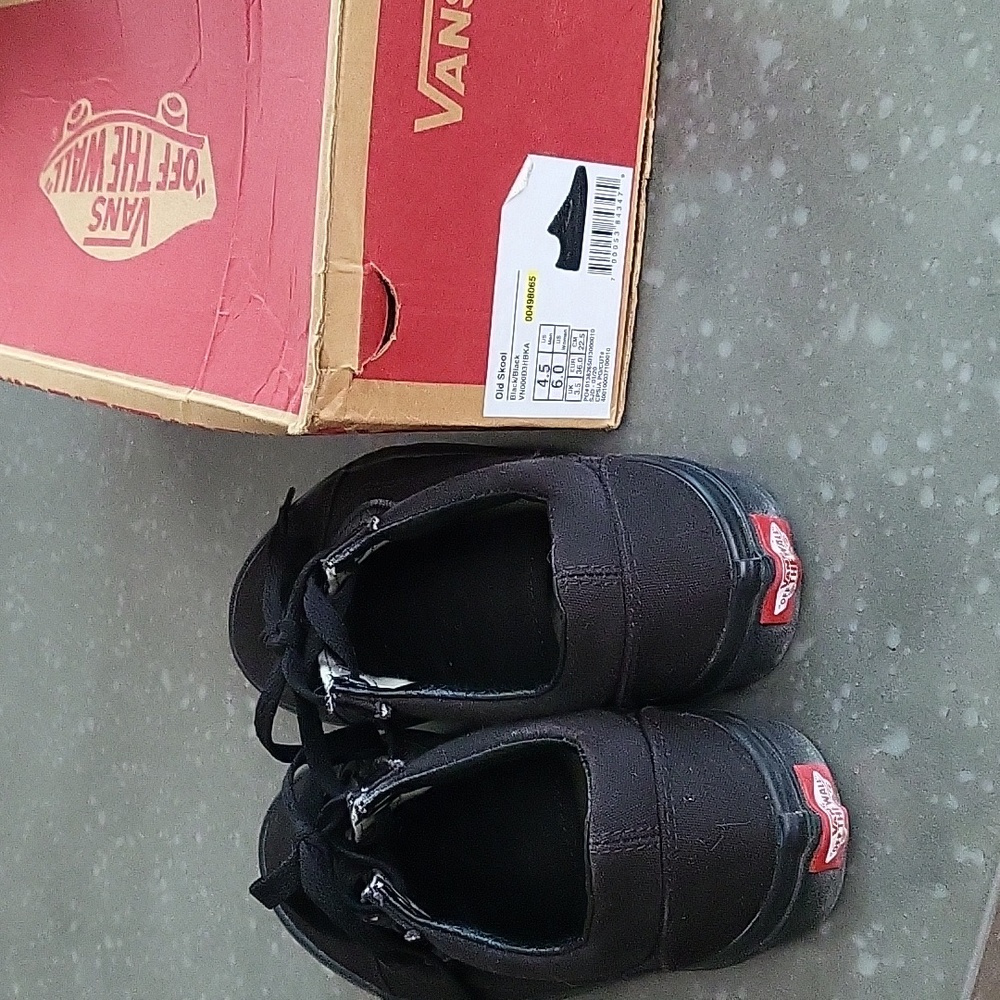 VANS - Picture 2 of 3